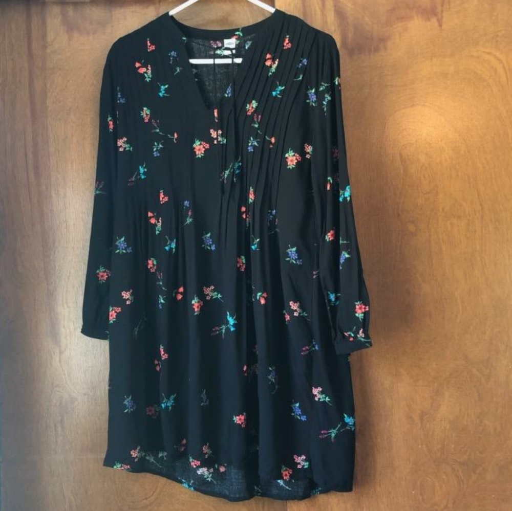 Black shift dress with flower details